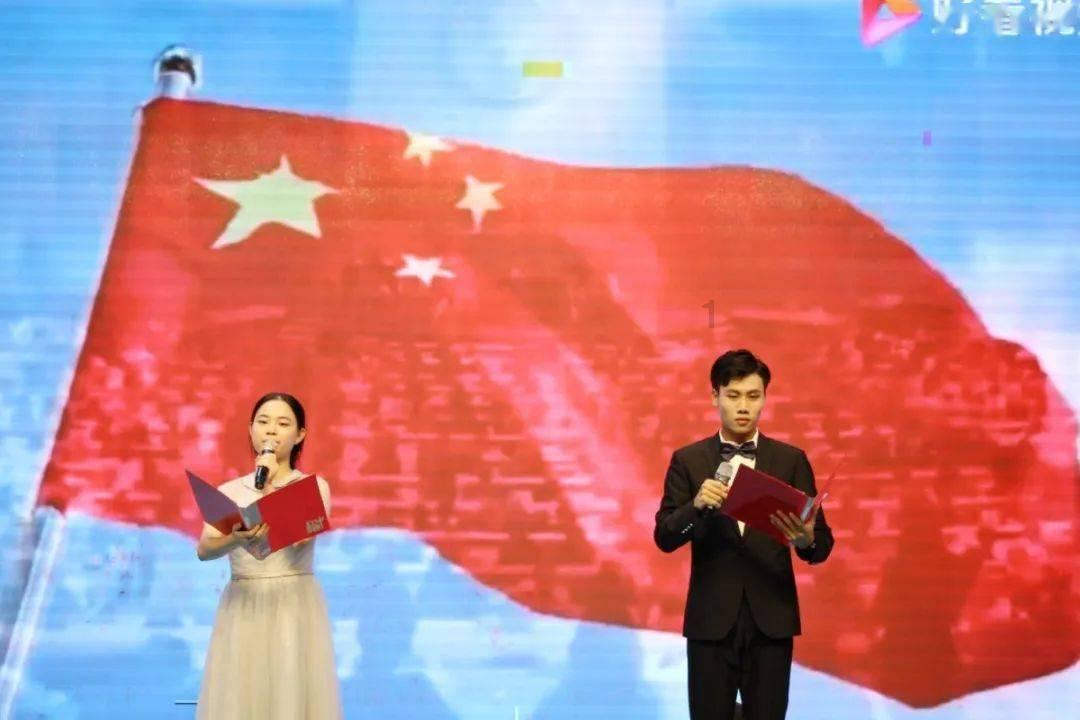 比芝麻还小的虫子，吸了血之后是红色的，一捏里面都是血，身上被咬了很多的包，奇痒难忍？